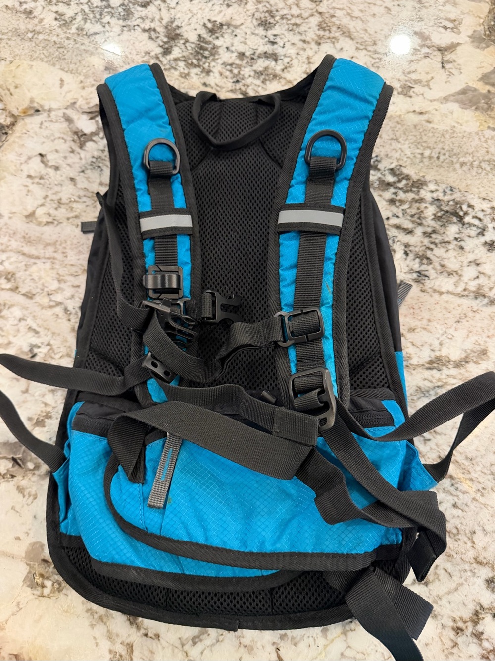 Miracool Blue Hydration Hiking Backpack - Picture 6 of 9